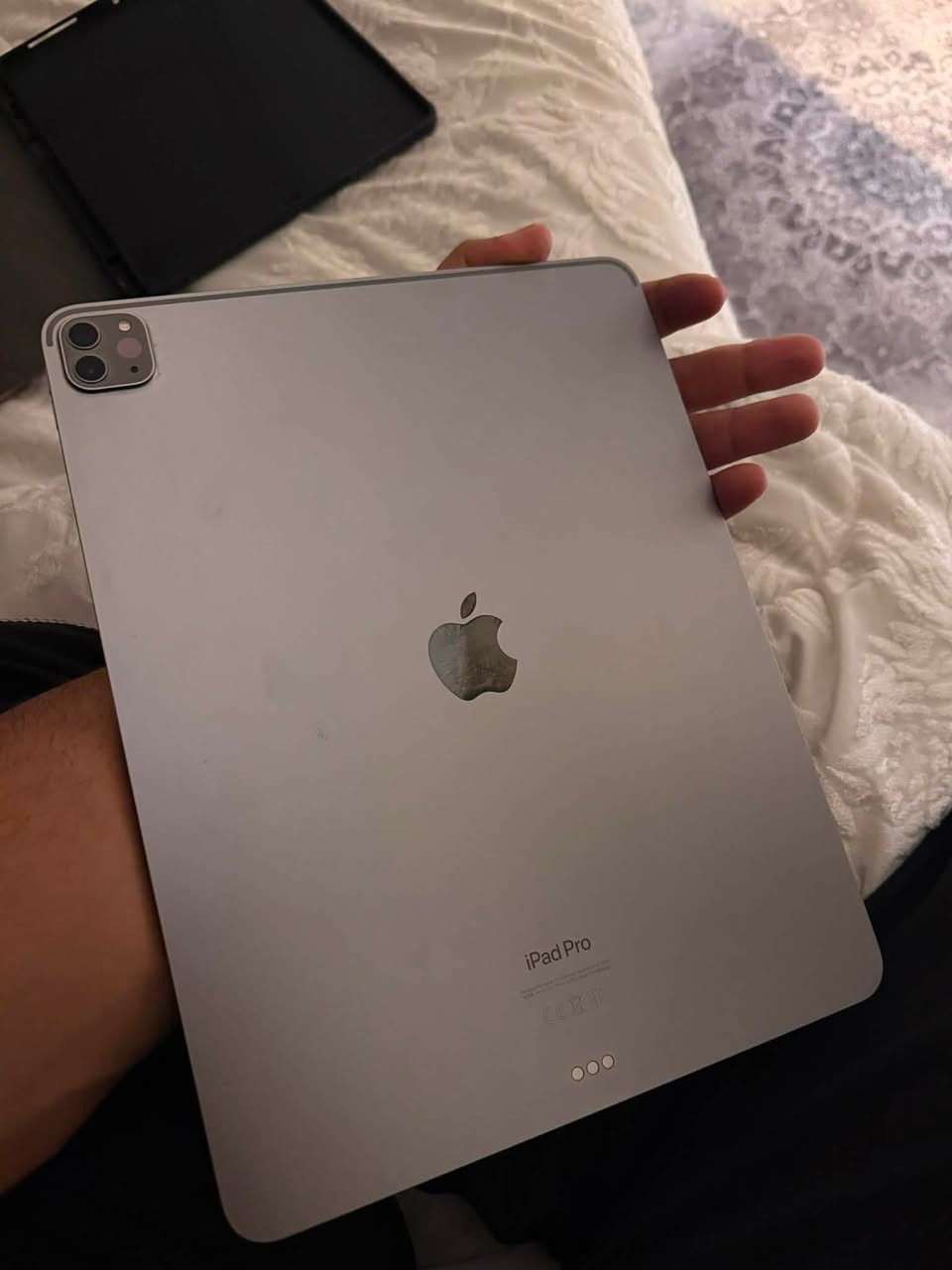 ايباد ابل بطاريه ٨٦ اكبر حجم   ١٢.٩ نضيف جدا
السعر مليون و١٠٠ وبيه مجال بسيط للاستفسار ***********
