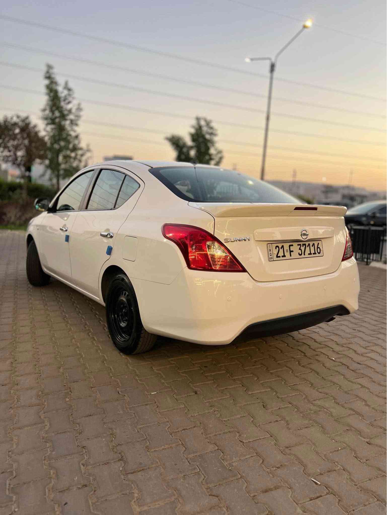 NISSAN SUNNY 2022 📦🤍 نیسان سەنی  ٢٠٢٢
***********

 سەنی هیندیی  مەرخوب دەرمانە بۆ ئەم بەنزین گرانیە 😍
 
٩٧ هەزار رۆشتوو وەکوو سفر وایە بی بۆیاخە تەنیا ساردیکی زۆر  بچوک هەیە و تەواو  و بە شەرت هەموو گیانی   
کامل سیرڤسی بۆ کراوە رۆنگۆرین و  پاتری  ٤ تایەی لۆکی لەژیرە گیرو مەکینە بە شەرت تەقەو رەقە بە شەرت 
سەنەوی تازەیە یەک دینار مەسرەفی تیا نیە

سوکان ڤۆلیۆم -بلوتوس - یەدە ئیستیل - حاسە -ویل کەپ-بلاجکتۆر-تەحەکوم لایتو ئاوینەکان - تەحدید سورعە ..)
لە سلیمانیم /*********** السليمانية, العراق
