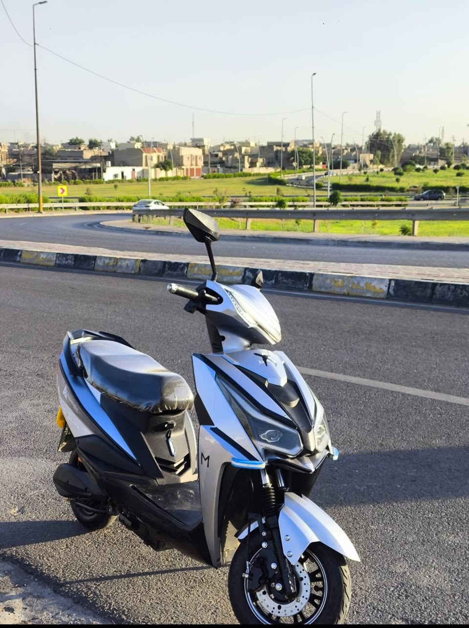 سلام عليكم دراجه شحن سكنس 
🔹ملف 1200
🔹2بطاريات
🔹3نمرات
🔹سرعتة50حقيقي 
🔹يمشي50km
🔹مثبت سرعه 
🔹نضام بك
🔹لايت عالي ناصي
شاحنUSB
شرط كلشي ممبدل بي شي
سعر 525
للتفاصيل اكثر اتصل
***********
