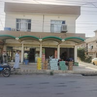عمارة تجارية • ركن الشارع العام • ٦ محلات وشقتين