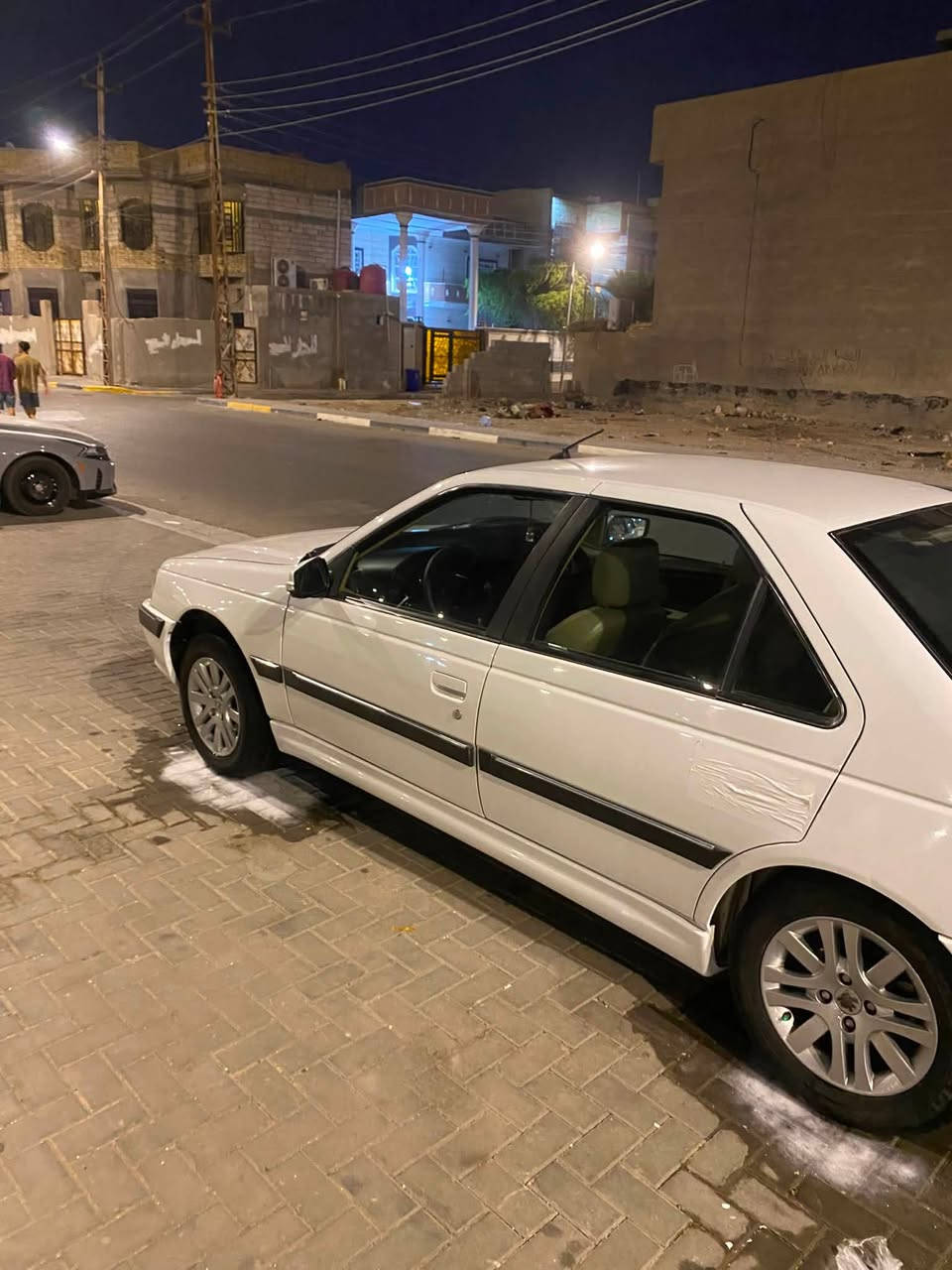 سلام عليكم سياره بيجو باص مدير 2024 كفاله عامه  بيها بس طخه بالبنيد
السعر ٧٧ العنوان البصرة 
الرقم  ***********
