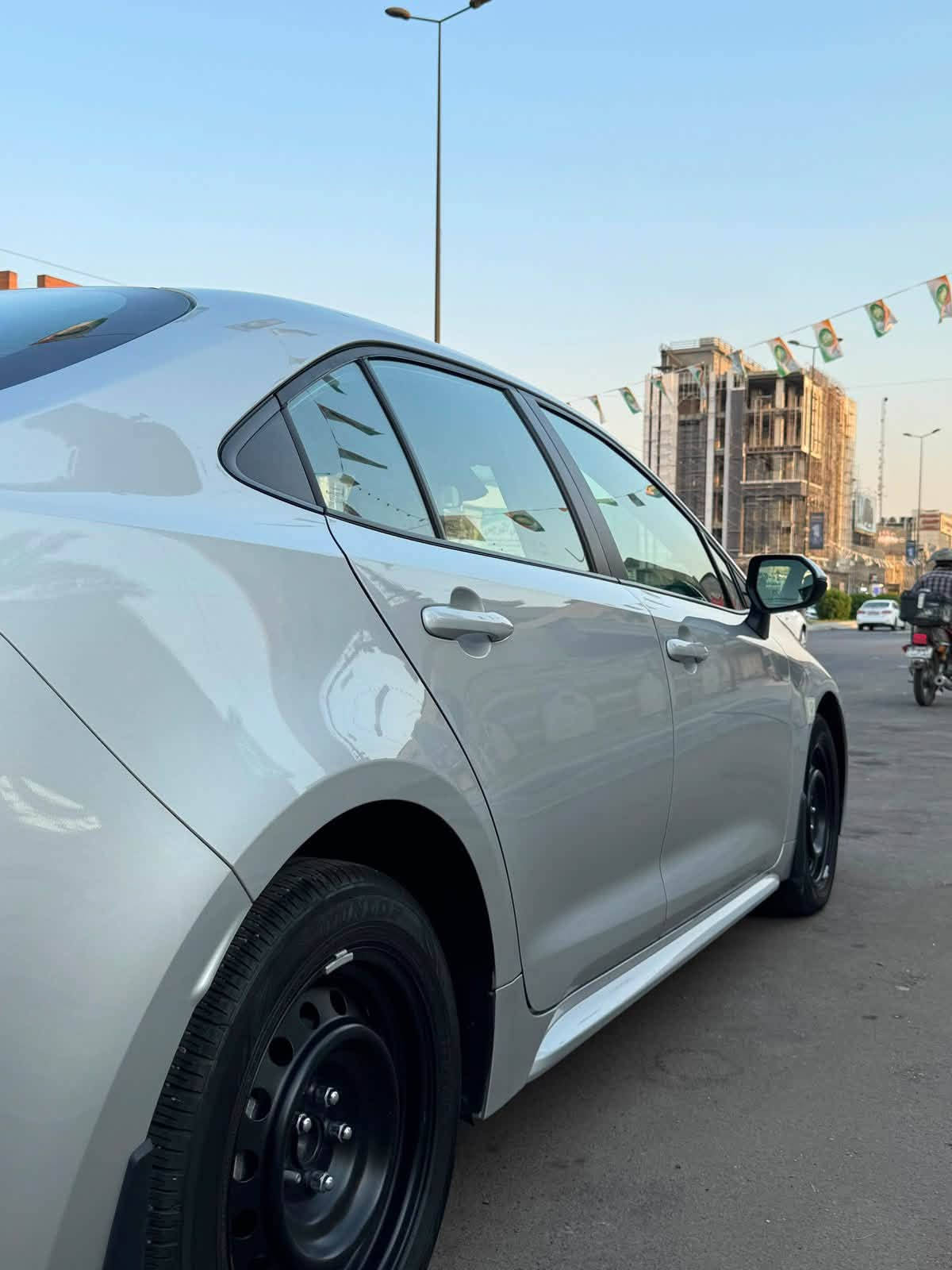 سلام عليكم كورولا وارد امريكا السياره اجتي من امريكا بيه 3 طلقات بل باب او بل جاملغ 
موديل 2024
حلوه السياره او بيه هاي الضربه الثانيه هاي بل عراق انضربت 
ماشيه 15 ميل 
موقع السياره بغداد كرخ 
سعر السياره 125 ورقه او بيه مجال حك الجيه 
مرقمه السياره بغداد 
رقم ***********
