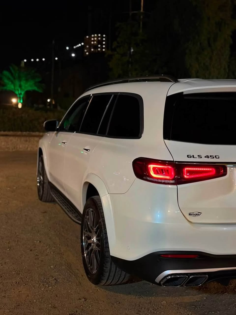 السلام عليكم
مارسدس GLS450 AMG
سعة المحرك 6سلندر
موديل؛2022
ماشية 45mil
رقم شمالي 
انضف مارسدس gls بهذا الموديل
المواصفات فول 
بانورما 
تبريد وتدفئة كشنات اماميه وخلفية
36 سماعه
رادار امامي خلفي حساسات امامي خلفي جوانب
قيادة ذاتيه
كشنات مساج
ليدات متحرك بيانو تلقاىي
خمس كامرات
جكات 
توقف ذاتي اصطدام
انارة ترحيب 
صندوق كهرباء
السيارة المواصفات هواي فول عدا شفط الابواب

السيارة وارد امريكي حادثهه فقط نص قبق جنطه صبغ بدون ايرباك بدون شاصي بدون لغد 
السيارة جاهزة للاخير
مكان السيارة بغداد الدورة 
السعر545$
مراوس اراوس حسب القناعه 
للاستفسار :***********
