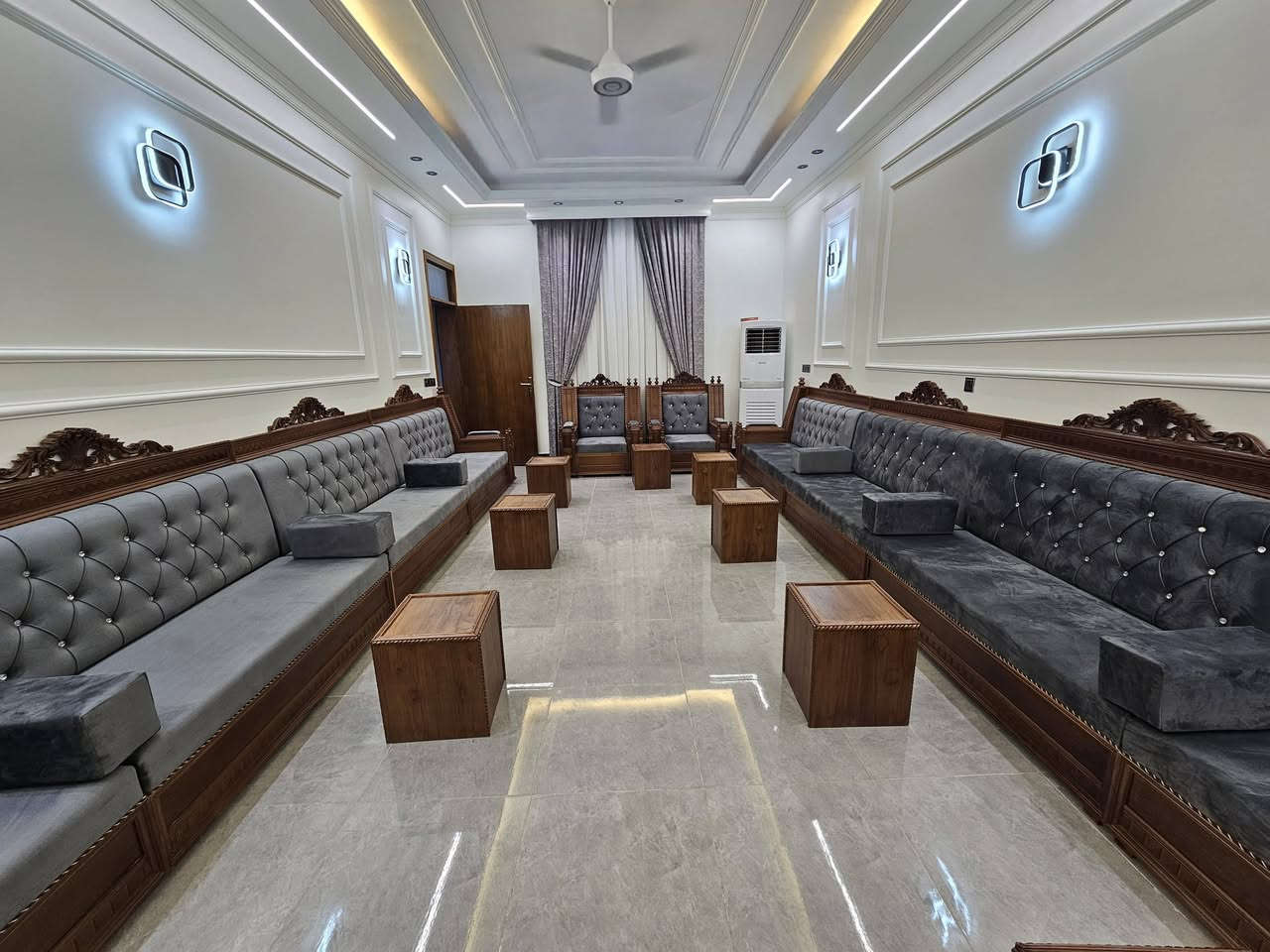👌تم اكمال عمل ديوان  حسب الطلب 
ومتوفر ديوان حسب القياسات حسب الطلب من لون وديكور 
🤲🤲🪵
العنوان/الزبيدية /قرب فلكةالساعة 
للاتصال/***********
