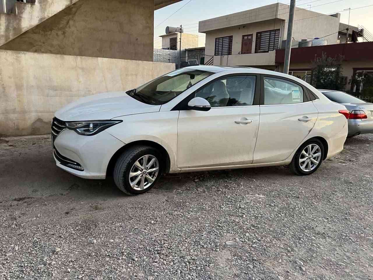 شانجان
مۆدیل ۲٠۲٤
٤۱٠٠٠ڕۆشتوە
تەبرید 
سڵاید
حاسە
کامێرا
تۆماتیک
نیوەی بۆنیت چەمەلەخ لای سایەق سندوق بەشی خواری
سەنەوی جنوب بەشەرتی حاسبەوئەولیات 
بەشەتی مەدەنی
***********
