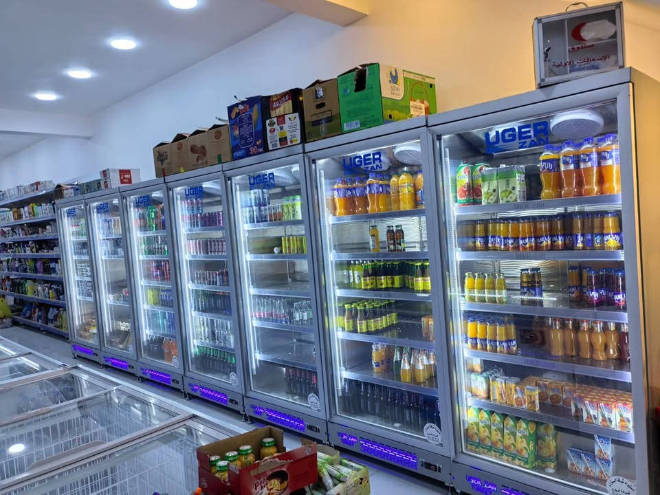 أسواق للبيع بغداد حي الجهاد كاملة اثاث وبضاعة للتواصل ***********
