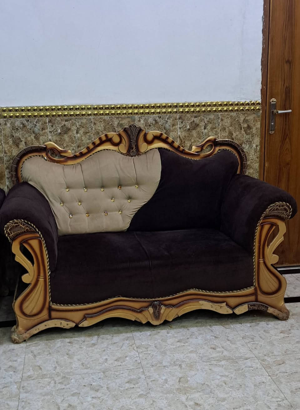 سلام عليكم
تخم لبيع 5قطع 3كرويتات و2كراسي 
تخم نضيف بس هوه مستعمل مو جديد
الشراي ينتصل هاذه رقم او يراسلني
 *********** 
@إشارة
