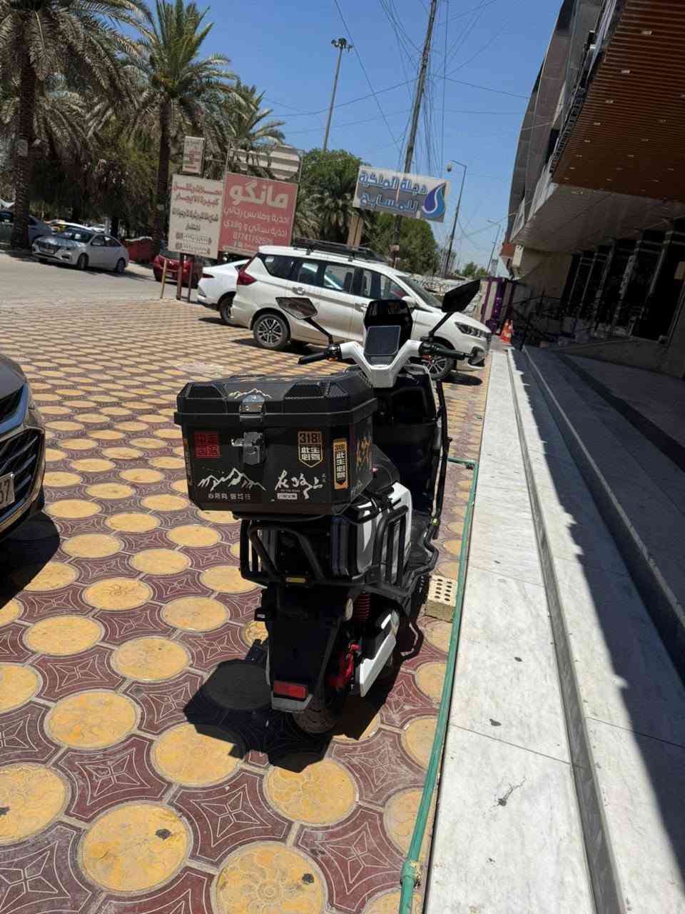 دراجه شحن للبيع
عدد باتري 6 مسطره 32 امبير الدراجه نطيفه 
السعر 850 بيها مجال بسيط 
 العنوان بغداد السيديه 
***********
