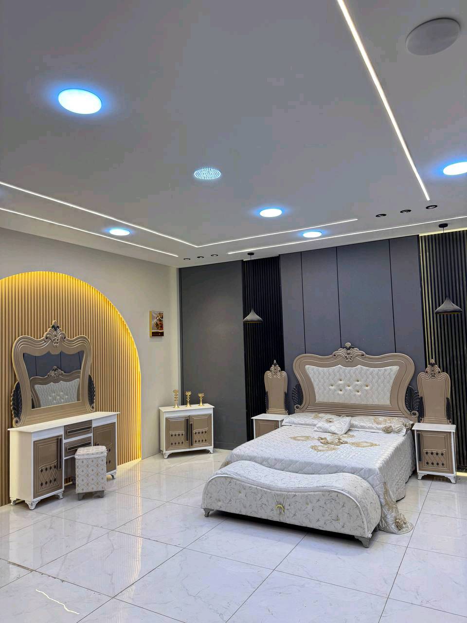 حصرياً الموديل الجديد   

السعر مليون دينار فقط 😍

غرفه نجاره قتصاديه 🛌

متكونه من 9 قطع مميزه 

الكنتور ارتفاع 240 طول 320 

مع الزاويه مجموع الطول 4 امتار 

السمك الخارجي للغرفه 5 ملم انديف

والسمك الداخلي 3 ملم معاكس ابيض

سعر الشازلون الخزان 75 الف 

سعر الشازلون المقعد 50 الف 

متوفر توصيل وشد داخل بغداد 😊

متوفر توصيل وشد لكافة محافضات العراق 🇮🇶#غرفة_نوم #غرف_نوم #غرف_نوم_مودرن
#اث_منزلي #اث_بغداد #ديكور_غرف_نوم
#غرفة_نوم_فخمة #تجهيز_عرسان #BedroomDecor