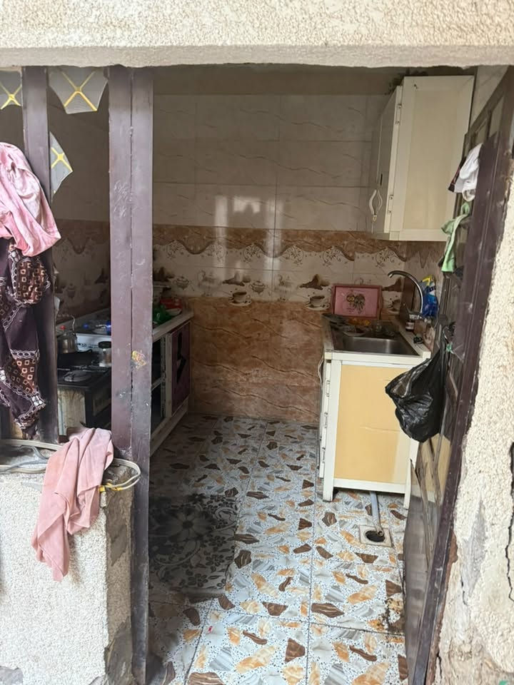 بيت خلفيه 75متر للبيع قاط واحد واذا اكو مرواس بشارع ابل دهن سعره 73وبي مجال قليل ***********

