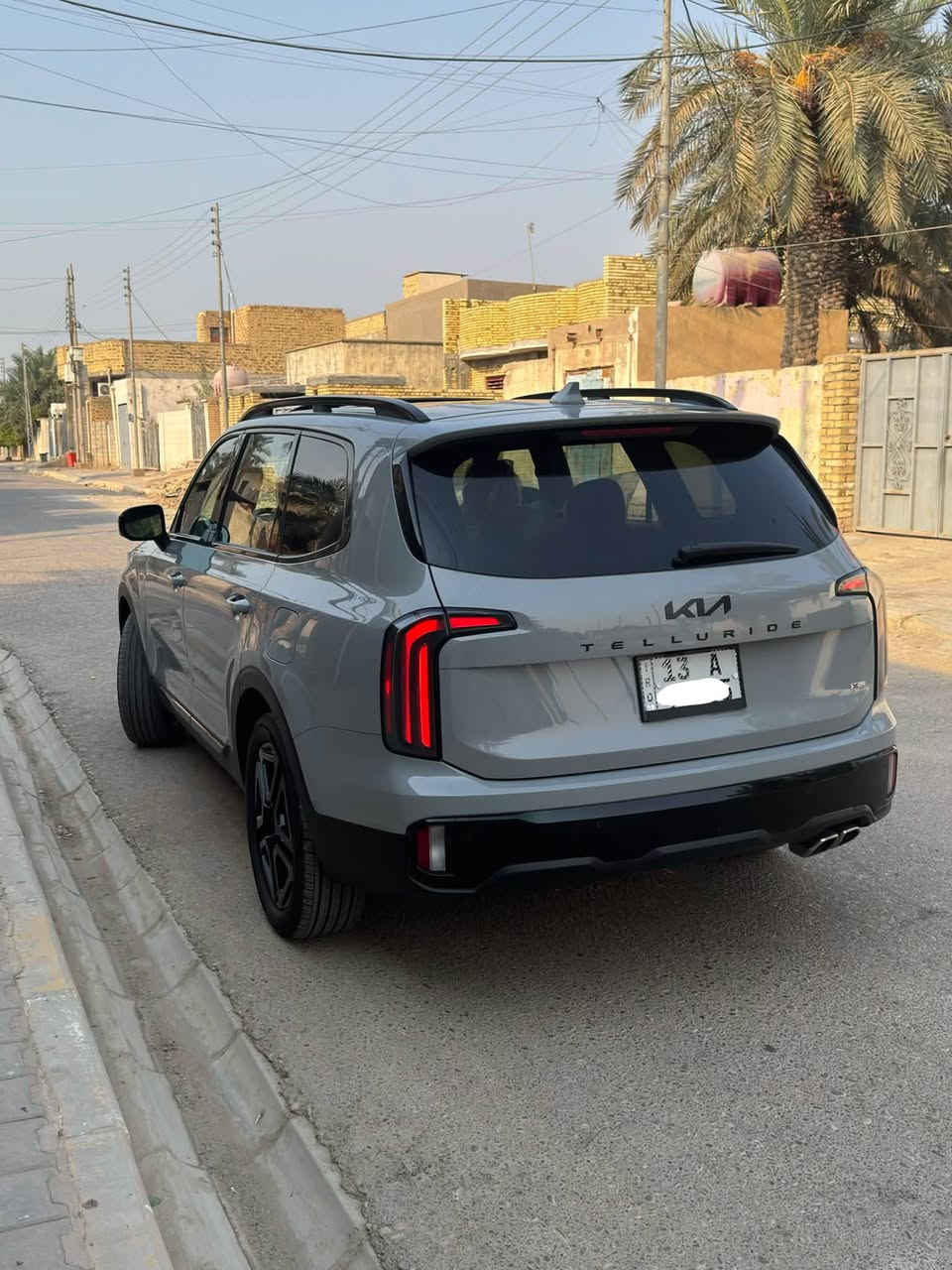 👑 كيا تلورايد 2025 فئة SX X-Line AWD 👑
فول الفول اعلى مواصفات بالتلورايد برستيج

السلام عليكم

انظف و اجدد كيا تيلورايد بعدهي بريحة الوكاله حته التايرات بعدهن مال وكاله 

لون مميز سمنتي فول 

دواخل بلون Terracotta المميز

 سقف ألكنتارا شامواه

موديل 2025

12 حساس التراسونيك الذكي

فئة SX X-Line AWD (أعلى فئة)

محرك 6 سلندر 3800

دفع رباعي مستمر ذكي مع قفل دفرنش

فتحتان سقف بانوراما

كاميرات محيطية 360 درجة

رادارات كاملة (تحديد مسار + كروز متكيف + مانع اصطدام)

المراية الذكية الذاتية التعتيم

زجاج مدبل للعزل الصوت

رنكات 20 

كاميرات حية بالنقطة العمياء بالطبلون

شاشة بانورامية عملاقة مزدوجة

نظام صوتي Harman Kardon فاخر

كشنات جلد فاخر (تدفئة + تبريد)

كشنات أمامية كهرباء + ذاكرة

كشنات خلفية منفصلة VIP (كراسي ملكية)

رينغات 20 بلون أسود بلادي خاص بالفئة

سكك سقف وحواف مكحلة أسود بلادي

زجاج مدبل عزل صوتي فائق

صندوق خلفي ذكي يفتح تلقائيا

شاحن لاسلكي + منافذ USB-C لكل الصفوف

بردات للأبواب الخلفيه

مساج 

مثبت سرعه 

تحديد مسار ونظام ذكي

وكثير بيه مواصفات خير من الله معروفه هاي الفئه تجي افخم فئه 

حادثها: صبغ قطعتين + تبديل باب الصدر اصلي وكاله نفس الون 

كير ومكينة وشاصي ونظام دفع مكفولات بشرط الفحص

السعر 327

السياره داخله كتاب شهداء ميسان 

رقمي اتصال او واتساب 

***********

مكان السياره ميسان مركز
