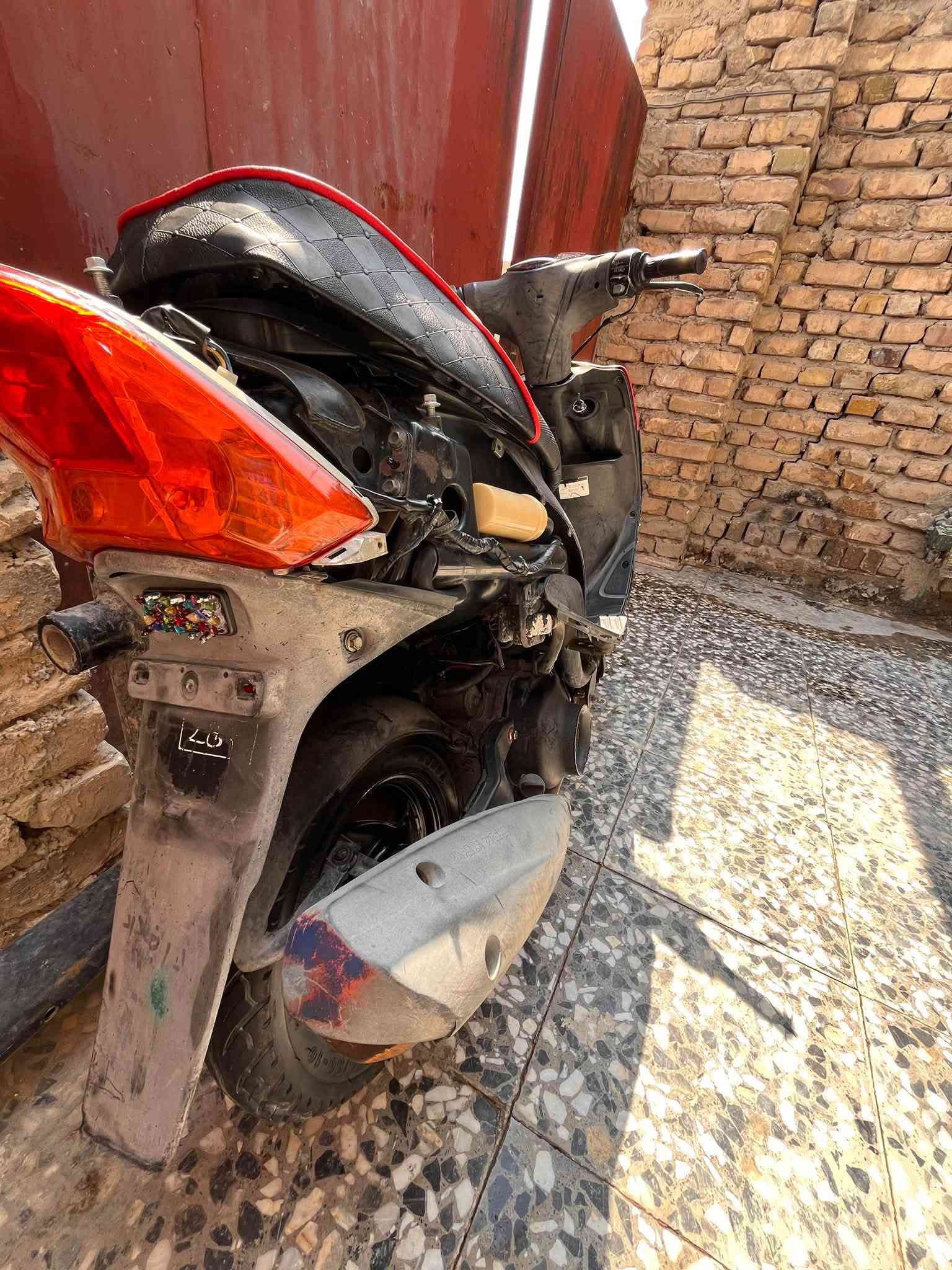 ☘️☘️♥️🎌سلام عليكم دراجه كفاله عامه  برغي ممفتوح بيها سلف وكابريتر ومكينه ع وضع الشركه
شلعه ومعدل 120 تدك يعني دراجه مكينته بلجيس من الاخير دهن مداريها وبانزين محسن ومرتبه لدراجه للاخير بس بيها ملاحضات شويه وكفرها كامل نقصه سبايدر فقط اريد مراوس ب دراجه 140 مرتبه وقويه حتلو انطي فرق مو مشكله لو مسطره مرتبه اذا اكو متواجد خاص 🧿
