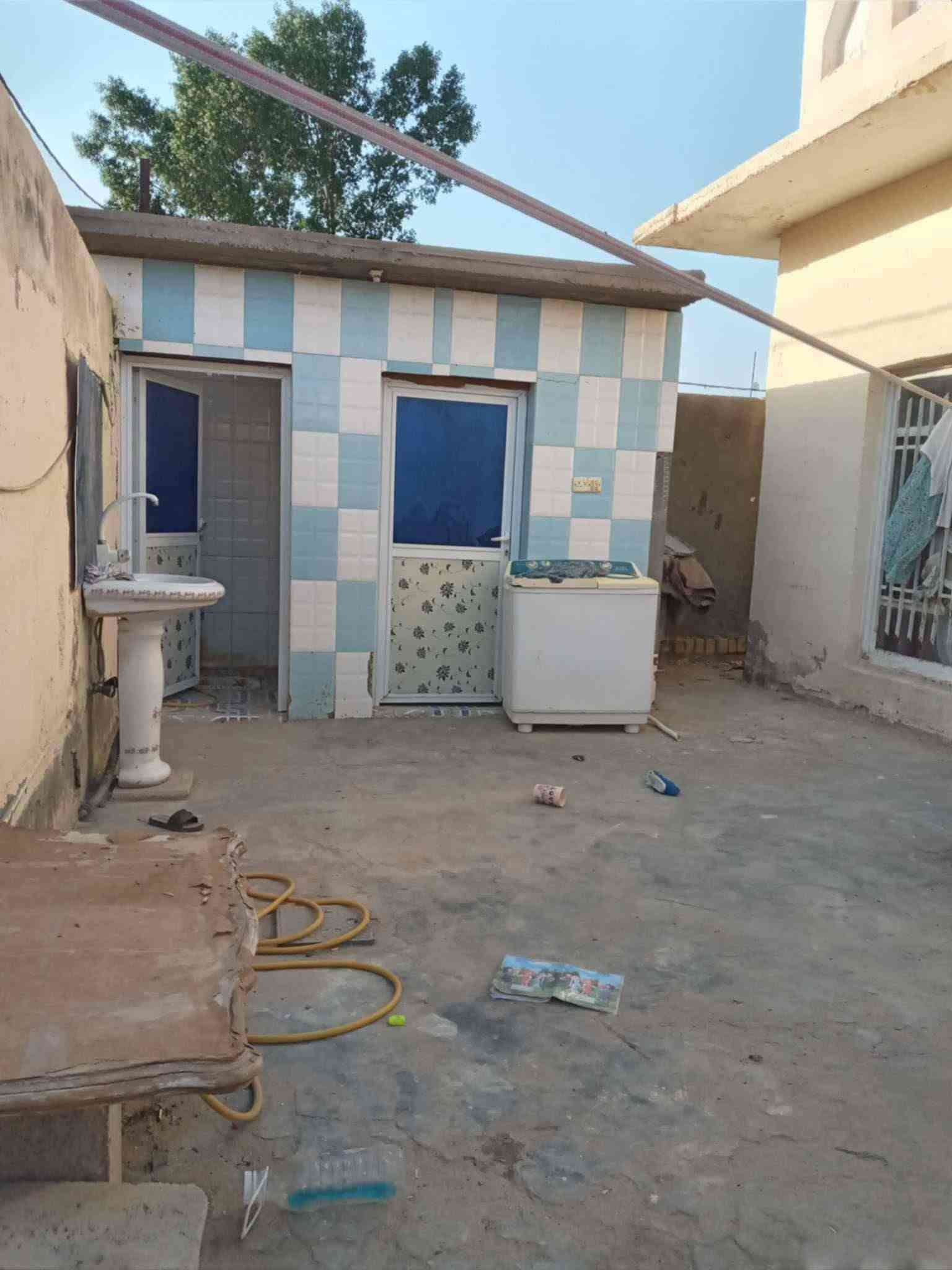 بيت للبيع بالجربوعية الاولى ال حافظ قرب مدرسة سفير الحسين  مساحته ٢٠٠ متر  بناء طابوق وسقف مسلح مطلوب للمصرف العقاري ٤٨ مليون مبادرة بناء قديم تسعينات القصد الشهري ٢٨٥ لمعرفة التفاصيل الاتصال  ***********
