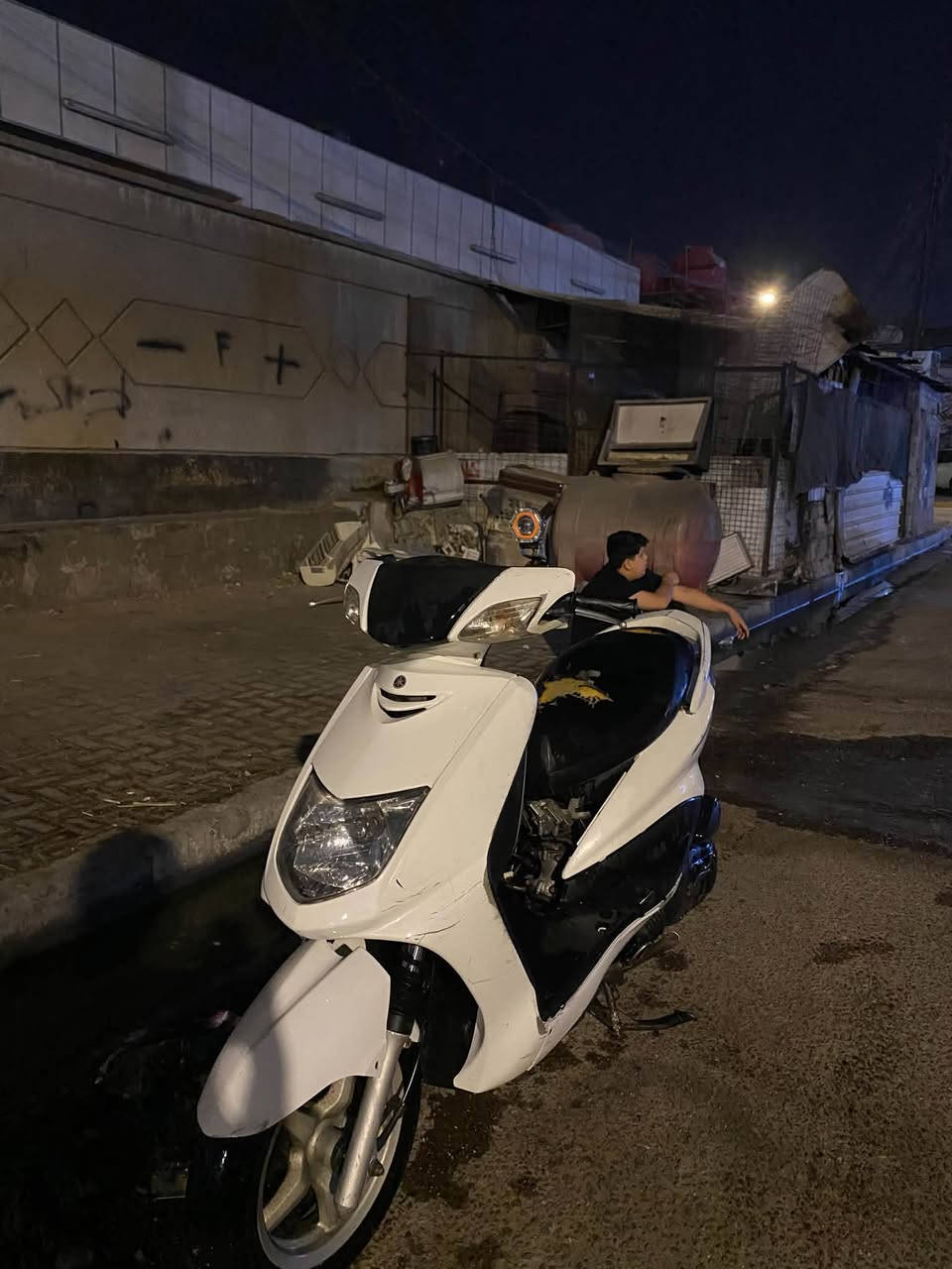 للبيع سكنس نثيه 140 نضيفه
عوزها ترتيبات تريشه صفح وواقيه مال كور
سعرها 450
مكاني بصرة دور الضباط 
***********
