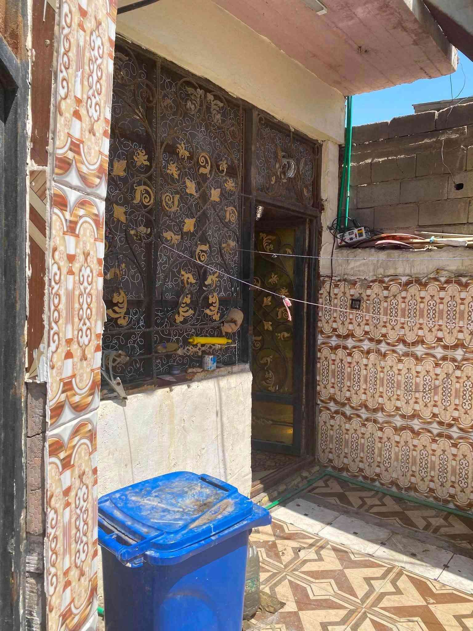 طابو صرف • ٢٠٠م • طابقين」「ع الشارع العام」「قريب جسر المعارض」「قريب مدارس...
