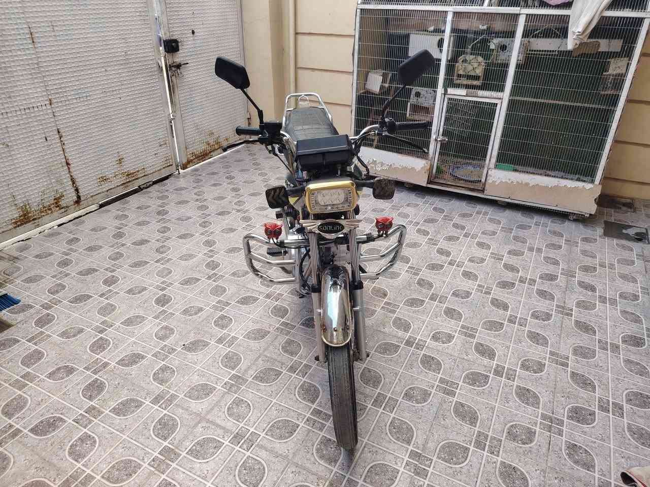 السلام عليكم درجة موديل 24نضافة فول كفالة عامة سعر 550وبيهة مجال قليل ***********
