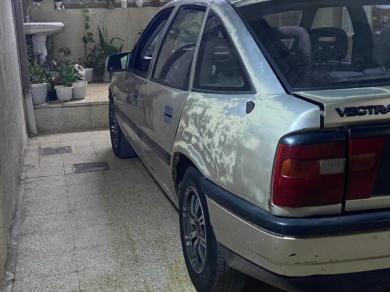 سلام عليكم فكترا للبيع موديل1991محرك18كير عادي رقم انكليزي شرط التحويل كابون ماستر السعر32وبيها مجال بسيط للاستفسار الاتصال على الارقام***********و***********
