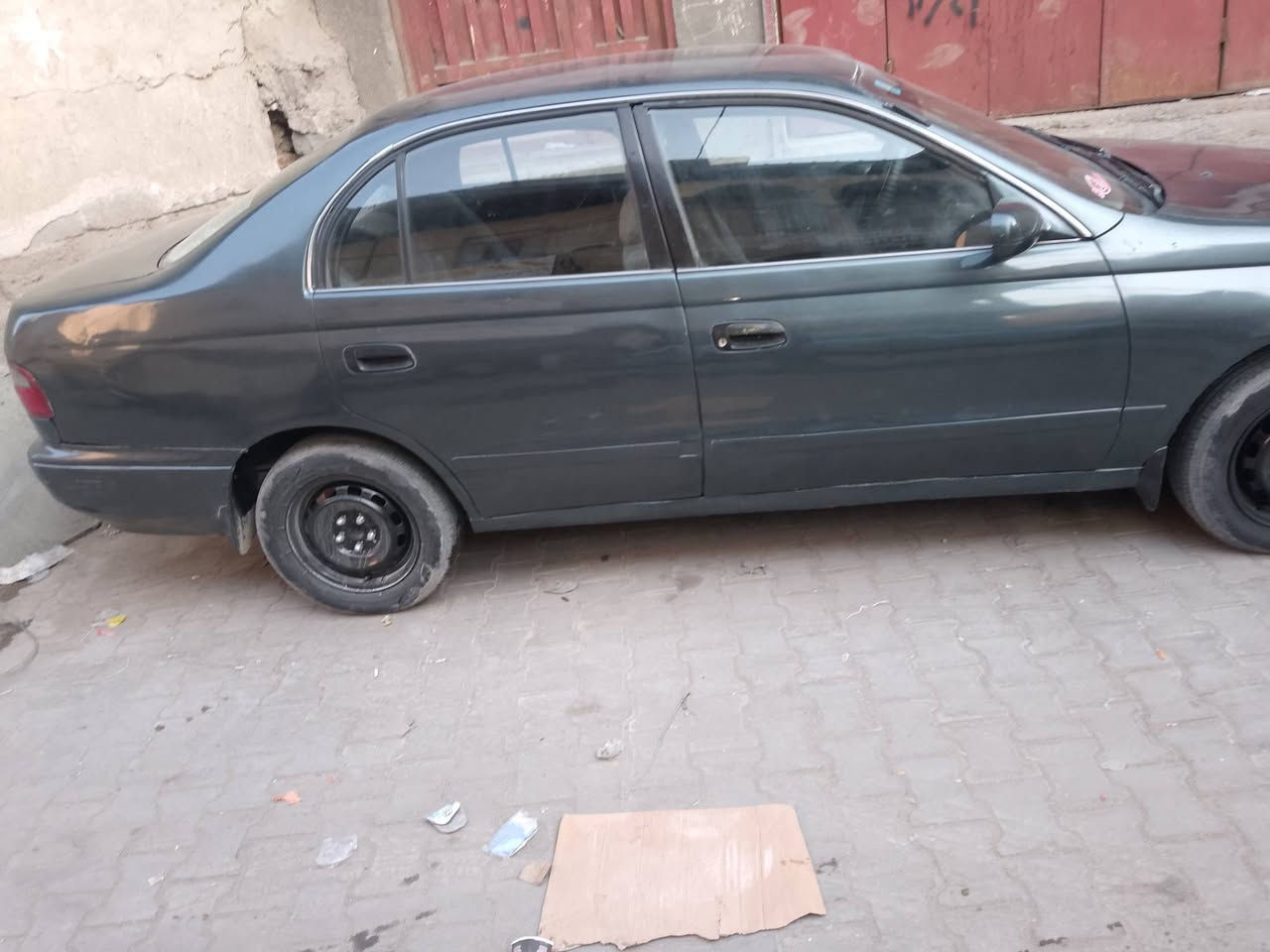 كراون البيع ومرتبه راعيه يريد تحويل مصبوغه جماليه عنوان بصره البو خصيب السعر 35 رقم الهاتف *********** رقم بصره
