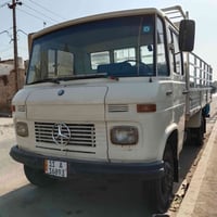 سياره للبيع فون مواصفات نظيفه الماكينه جديده مال جناي 07808134264