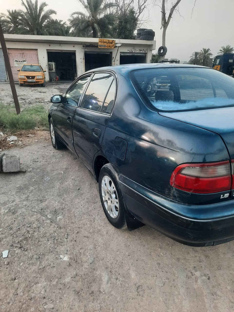 كرونة منفصل موديل 98سنوية الى 30هزة الى 27سيارة بلادية بدون حادث بدون صبغ محرك 2000صدر امامي خلفي جديد تخم تاير كهربائيات شغالة دوشمة كاعية وكشنات شرط التحويل الشراي يتصل ***********عنوان ديالى المقدادية
