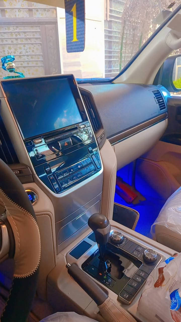 الاندكروز بغداد موديل 2019سازماشيه 89الف 8سلندرحلوه السياره السعر 45000$ بيها مكانات بارد كلش قليل المكان بغداد ***********
