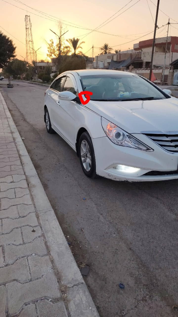 سلام عليكم سوناتا مضلع خليجي مكفوله مكينه دوش 2400 
رقم بغداد دولي  كله جديد سياره مري شفط اشاره بلمري نضام يكوي  كير محرك مكفول  السعر 115  او مراوس بوباما  او جارجر حسب القناعه. العنوان ديالى التصال ب ***********
