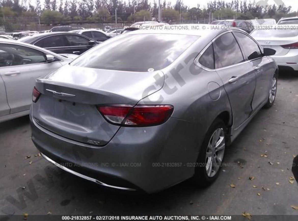كرايسلر C200 موديل 2016 بيع او مراوس شعندك تعال خاص بصمة تحكم ستيرن كامرة سايد بريك بصمة ويل 18 مال اوباما 300 السيارة حلوة وخير من الله كير محرك 2400  تبريد ثلج ❄️ صور الحادث مرفقة والسيارة مصبوغة عام اثر جراد والفديو موجود عندي قبل الصبغ تريد تفحص ترايك وين متريد عندك سيارة مراوس دزها خاص السعر: 85 $
واتس اب : *********** بغداد, العراق

