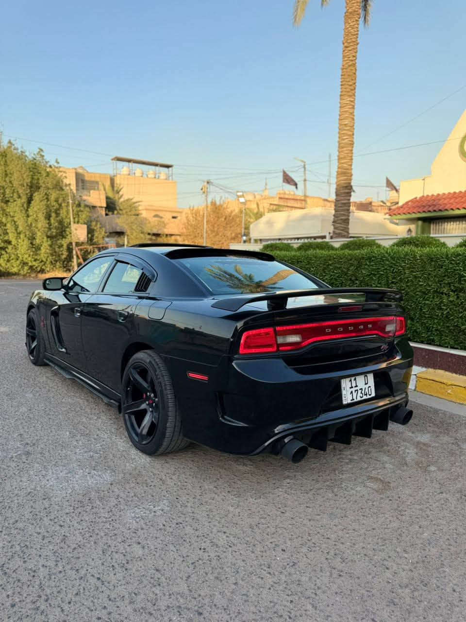 سلام عليكم خاص مغلق نتصال فقط
جارجر. موديل 2012.  السعر 123
كفالة عامة فقط بنيد محدث. الباقي مكفول
مكان بغداد. رقم.    *********** 
رقم بغداد بسمي تحويل ثاني يوم 
كير محرك تايرات حدادة كفالة 
موصفات فول الخير   
بصمة ابواب صندوق. فتحة سقف 
كامرة شاشا حساس خلفي امامي ويل 20 نجمة 
مرايات قلابي وي البك  كلاصات حار بارد 
رادار جانبي تحكم ربع جهات تبريد قطعتين
كشنات حضن كشن كهرباي  داخل روز رايز
