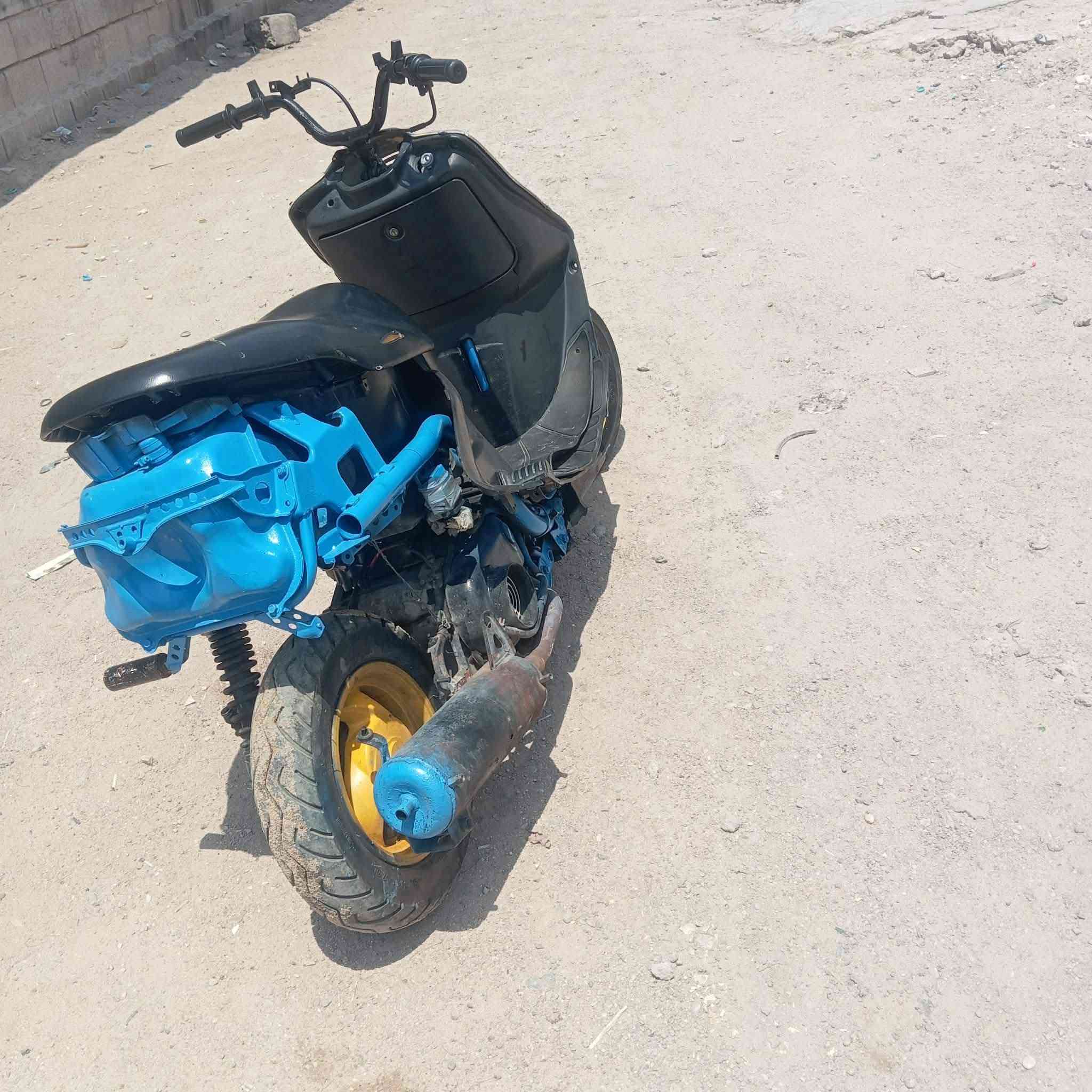 سلام وعليكم للبيع فراشه 140 دراجه شوفت عينك بيها خيط تبخير قليل بدايتة + وياها كزوز رياضي وبلاد السعر 250 رقمي *********** مكاني بصره تنومه
