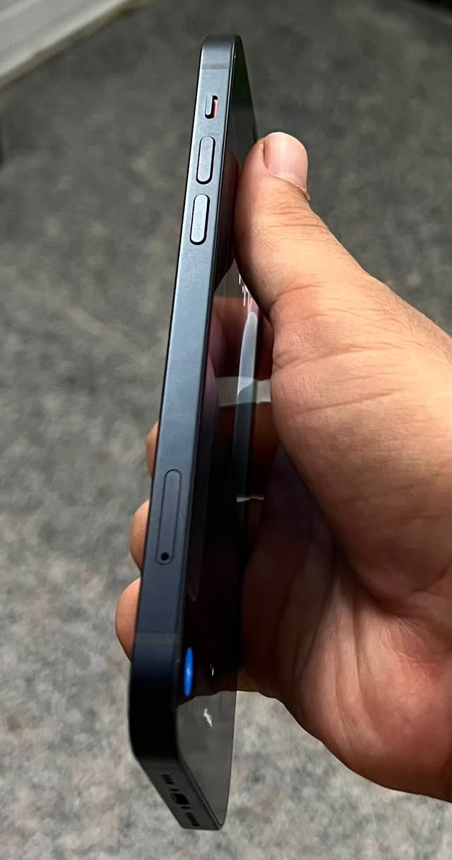 ايفون ١٢ ميني بطارية ٩٣ ذاكرة ٦٤ جهاز نظيف جداً ووتر بروف ما مستبدل بي اي قطعة ومكفول من اي ضرر 
السعر ب ٢٩٠ وبي مجال بسيط 
ومتوفر توصيل 
***********
