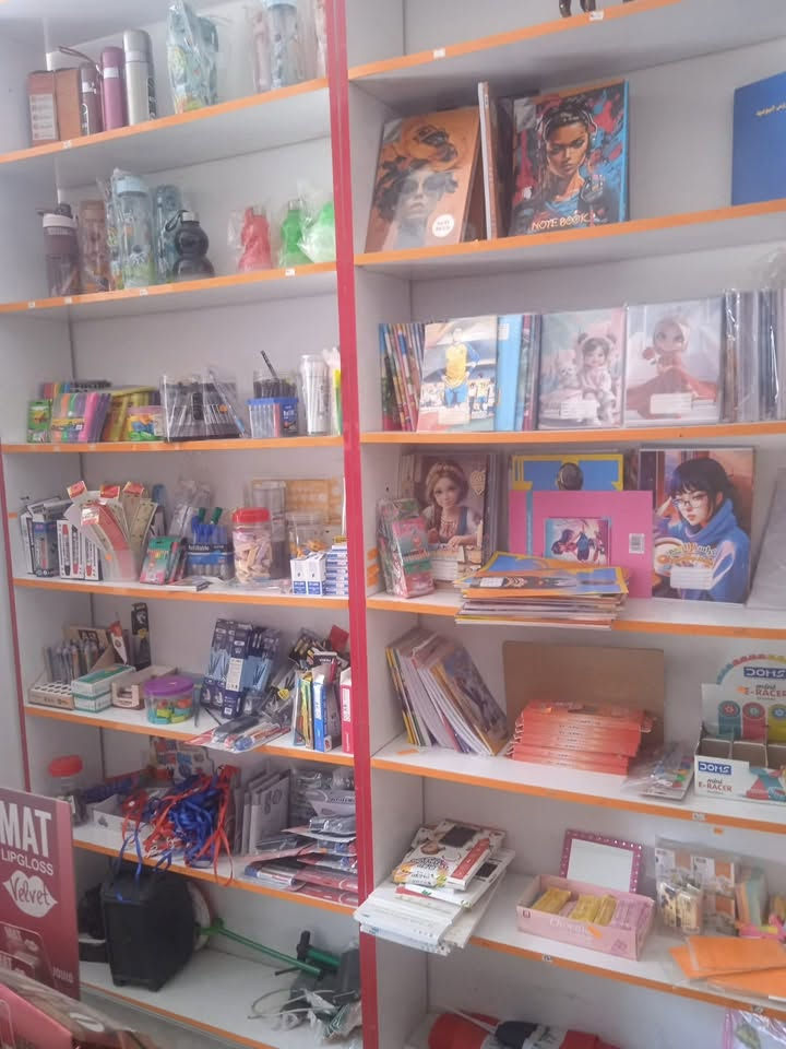 للبيع لوكرات مكتبة نظيفات  ✨
مرتبة وعملية ومناسبة للمدارس، المعاهد أو المكاتب ، كوزمتك صيدليات 

📌 العدد: [١٠ لوكرات  ،٤ فاترينة ]
📌 الحالة: [مستعملة بحالة جيدة]
📌 السعر: [سعر اللوكر الواحد ٤٠ الف 
والفاترينة الوحدة ب٧٥ الف ] 
المجموع الكلي  ٦٥٠ وبيهن مجال  
📌 الموقع: [الغزالية ]

والاستفسار مراسلة خاص 💌
*********** واتساب فقط 
او رقم الهاتف ***********
