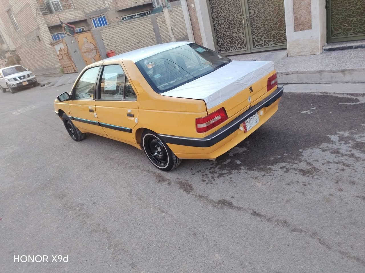 سلام عليكم بيجو لميس موديل 2013 رقم بغداد مصفره هيئه غرمات مكينه وكير مكفولات لا تبخير ولا صوت خير من الله صدر امامي خلفي جديد تخم تاير جديد مدوشمه كاعيه جلد سياره مكفوله مابيه صبغ ولا ضربه سياره حلوه و كاعده وهاي صوره كدامك مال اليوم شوفهن و قتنع وتصل وبيك خير ودلل سعره 25 وبيه مجال بسيط اليحب يتصل *********** مكاني بغداد العبيدي قرب البانزين خانه مال عبيدي
