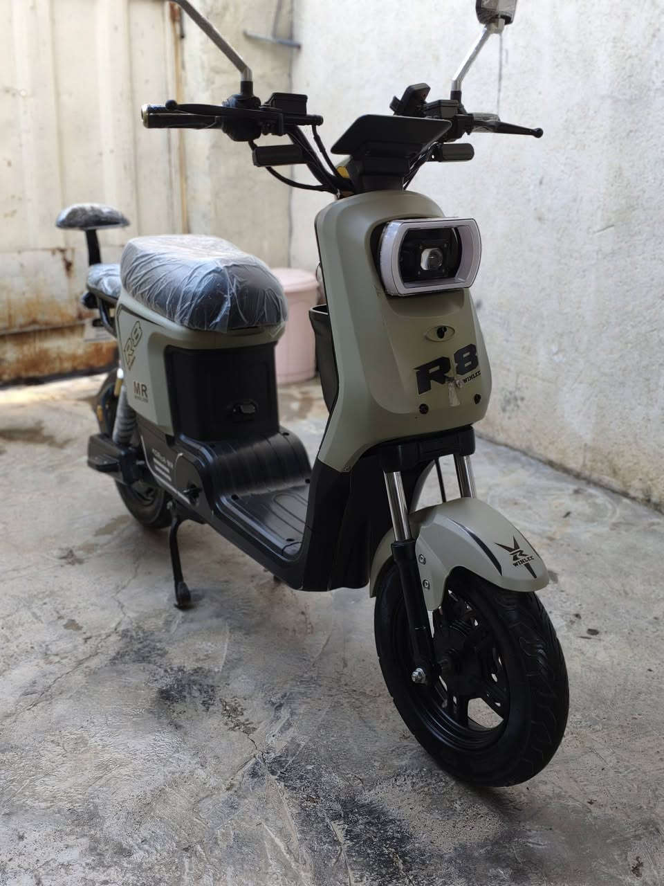 2025
دراجه شحن
R8 KOREA MR 
5 بطاريات شرط الفحص
شاشه ديجيتال 
لايت عالي ناصي زينون 
اشاير ليد
دبل اشاره
نظام بارك P
نظام بك R
تايرات نضيفات 
بريكات هايدروليك
________________
السعر 425 وبي محال 
المكان ديالى جلولاء 
***********
