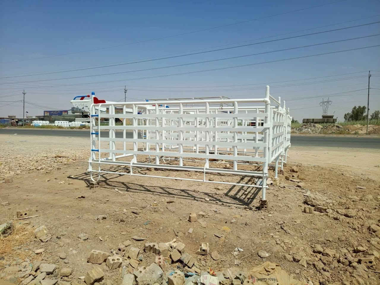 السلام عليكم اخوان لبيع محجر كيه نثيه (حديد 2 ملم راكان عكوسه سن) مكان بغداد تقاطع نهروان ***********
