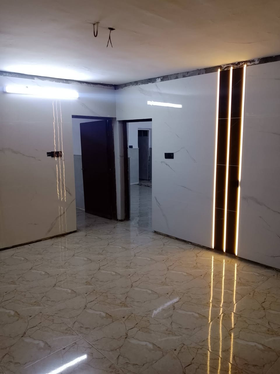 دار للبيع المساحه ١٠٠متر العنوان الحبيبيه شارع السجه قرب مطعم سلام للاستفسار الاتصال على الرقم *********** السعر ٦٢ وبي مجال
