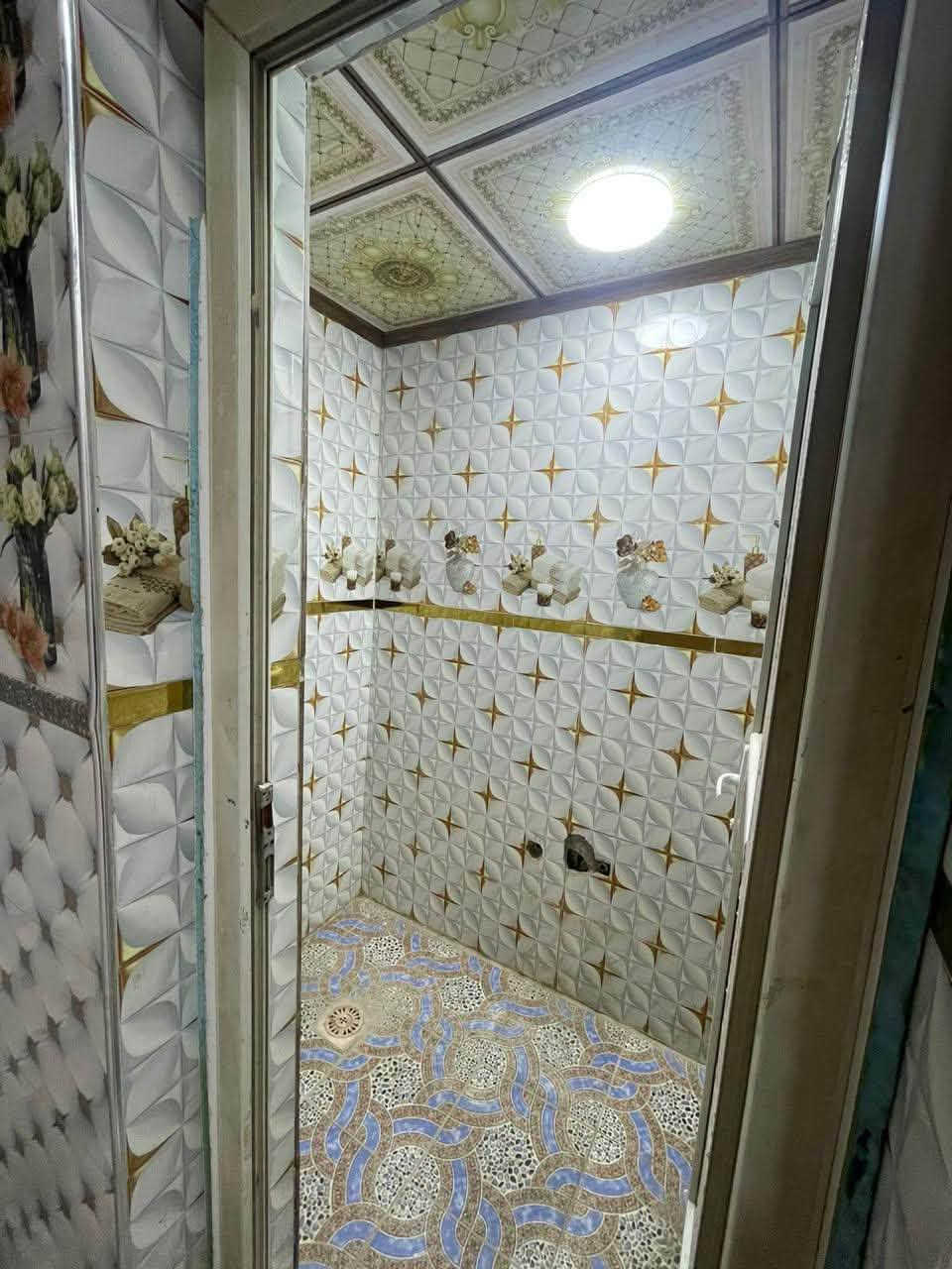 بيت للايجار مساحة 50 متر بصف الركن  طابو صرف كوفةً حي ميسان

صب اساس وسقف 

منطقة 24 خلف حديقة شريط ميسان 

البيت نظيف كولش 

وخلفة شارع سيطرة الشياب  وسكلة الكرعاوي

متكون البيت من طابقين

استقبال وصيحات بره وصحيات جوه ومكشوفة ومطبخ كبير او ممكن يصير صالة ويتحول المطبخ بالمكشوفة 

والفوك غرفة وصاله 

الاساس والسقف صب 

الطابق الثاني الغرفة والصالة اعكادة بيت جاهز 

 

للاستفسار اتصال فقط 

*********** واتساب
