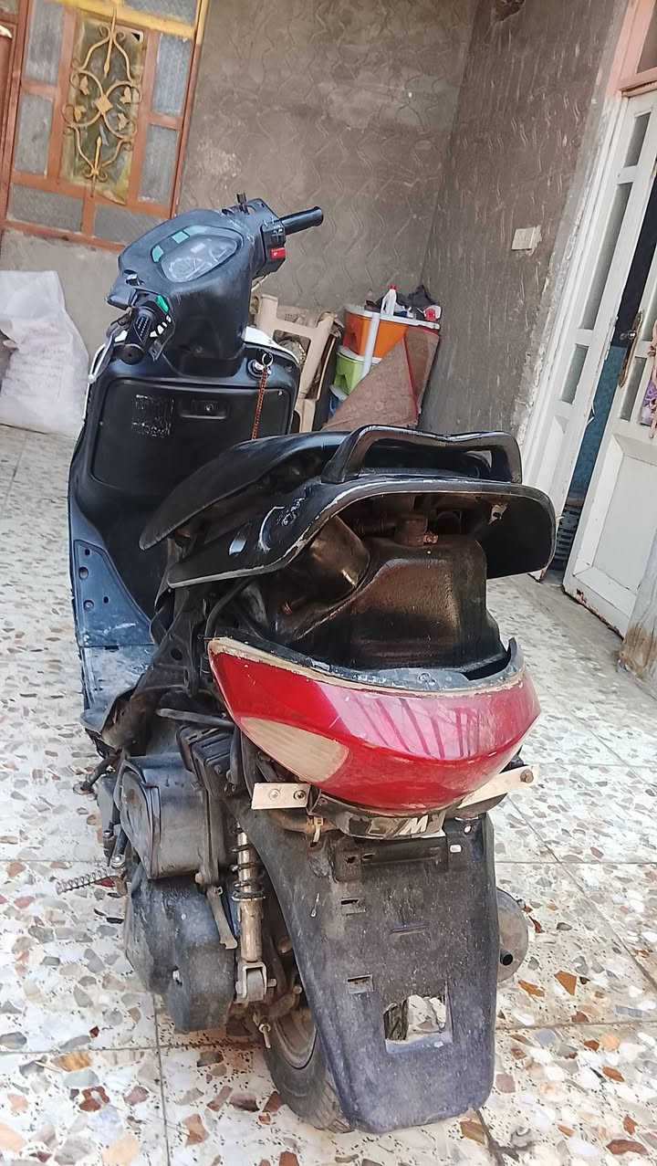 سلام عليكم 
#درجه للبيع نوعه فراشه فضائي او ابو شوارب 140 درجه نضيفه من كلشي من مكينه من تايرت وشغاله سلف وهنرد درجه حلوه من حيث الشلعه ومعدل وتجين ثنين دبل خلفين مو واحد لا اثنين ولا تباخر ولا تنقص دهن ودشبول مالته شغال وكامله على حسب الأصول بريك خلفي وحجم الدرجه جبير وهي بيه نوقص قليله مثل ليت امامي دسك بريك كدام هيج شغالت كماليه والسعر 400الف وبيه مجال قليل الي يشتري المكان نجف الاشرف حي ميلاد شارع مزرعه سيد علي الرقم ***********
