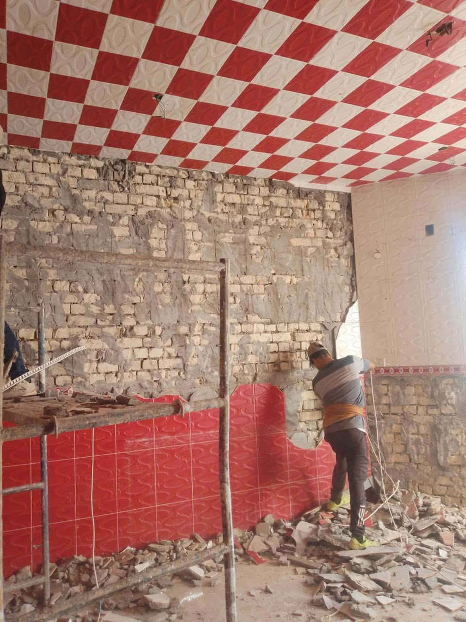 كادر عراقي ابن بلدك وشرط شغل درجه اولى وستلام مهندسين ركز مو مهندس مهندسين شكم خلفه تريد 123456موجودين تطبيك كافة السيراميك وأرضيات الكاشي والمرمر  والبورسلين والدرج وأعمال  الترميم وعمل لوح البورسلين شغل درجه اولى كادر  مكان العمل محافظات   واتساب مفتوح ***********
جدران ب8
الارضيه 7
شرط استلام مهندس وبيك خير وتدلل

نص مكتوب في الصور:
- Shot on AWESOME A70