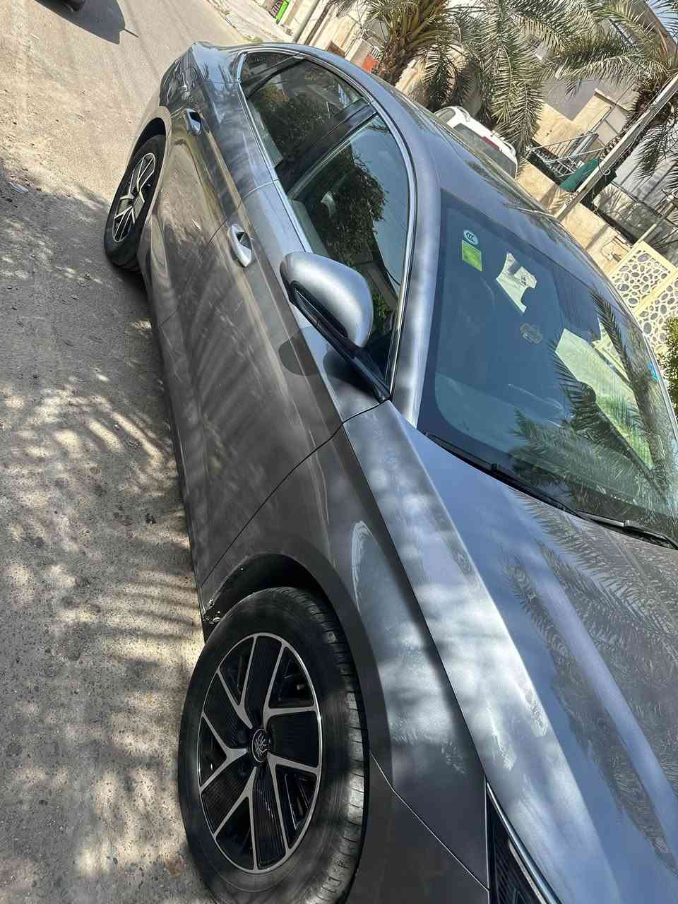 السلام عليكم
BYD QIN L 2025 
كن ال موديل ٢٥ للبيع 
ماشيه ٢٤ الف كيلو ، ١٣ على المكينه فقط
السياره فول مواصفات 
بطاريه ١٢٠ كيلو 
بانوراما ، خمس كامرات 
داخل جلد 
وهوايه مواصفات غيرها
بيها باب عكس السائق بارد بسيط جداً 
والجاملغ الخلفي طخه بسيطه موضحه بالصور 
محدثه اخر تحديث 
مكانها بغداد 
***********
