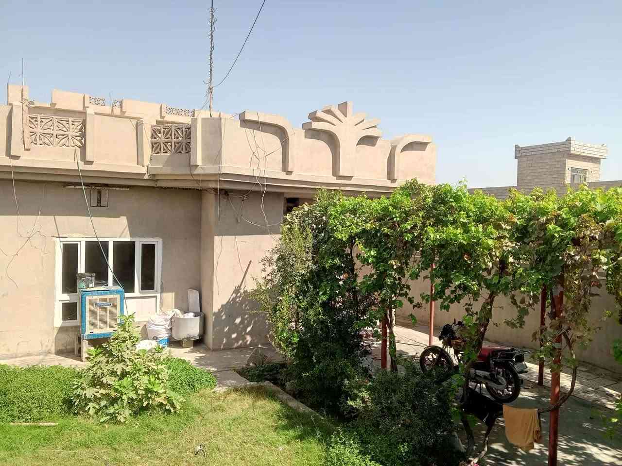 بسم الله والصلاة والسلام على رسول الله
بيت غرفتين نوم ٥×٤ الا ربع وهول ومطبخ وربعه ٩×٣ ونص فول كاشي البناء والحوش ٤٥٠ والقطعه مسيجه ٣٠٠ متر وبيها طولات وبستان زغير
مساحة الكليه ٧٥٠ متر العنوان قريبه عالمدرسه بدايه شارع المولد حي السلام العيثات السعر ٧٥ مليون موبايل  ***********

