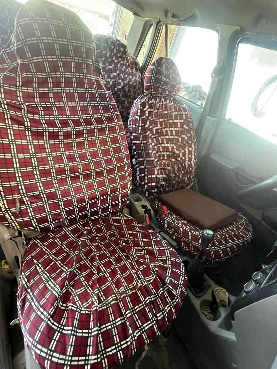السلام عليكم سايبا ٢٠١٢
كير ومكينه سليمات  سنويه بأسمي تحويل ثاني يوم سياره كامله مابيها اي نقص صدر نضيف   شاصي اليمنه معمر وجاملغ يمنه بيها تخم تايرات جدد بوربرنات جدد تبريد شغال ويه السويج  مكاني بغداد الدوره مصفره هيئه وغرامه  سعرها ٢٠ وبيها مجال قليل ***********
