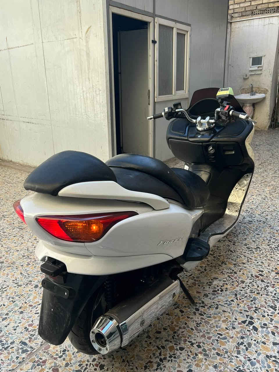 فورزه 0️⃣ 8️⃣ بصمه
جاهزه دراجه مابيهه نقص 
ستان كهربائي كلوب جنطه 
لايتات زنون سماعات بلاديه
امبثري مكاني بغداد ***********
السعر مليون وميه
