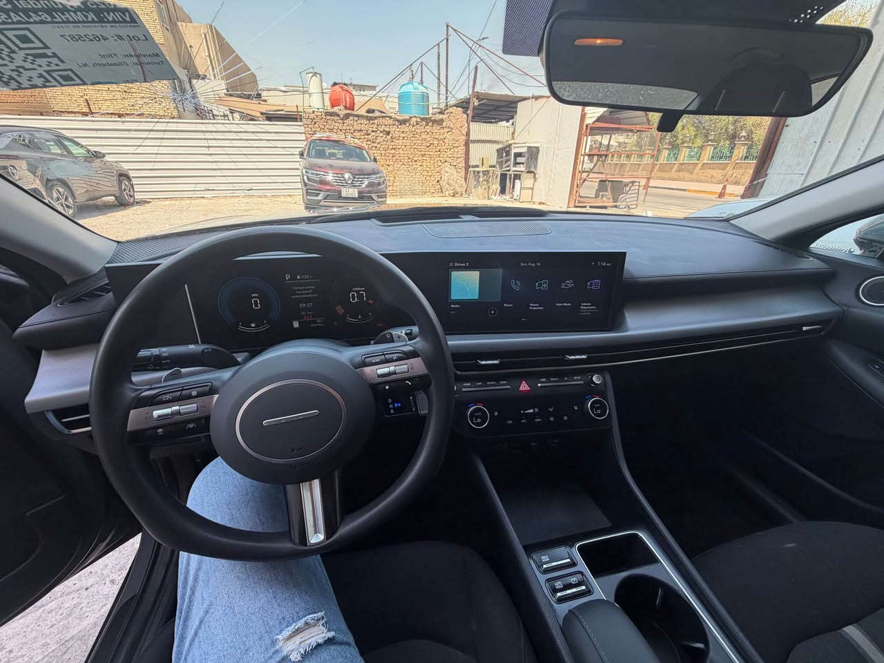 سوناتا 2025 SEL Sonata لون سموك اسمنتي ⭐️

السعر 137$ وبي مجال ✅ بدون شاصي و دواخل مكفولة ✅

السيارة على وضعها كما موضح بالصور فقط بدلت باب مال سايق نفس اللون ✅ 

وايرباك راجع سستم مبدل دركة ورجل مطاكة مال تفصيخ اصلي وراجع سستم نفس الاصلي ✅

حادث امريكا موجود بالمنشور ايظا … ✅ 

رقم كاتي السيارة مكمركة وجاهزة فقط بدون رقم يكلف 10 ورقات شمالي تحويل مباشر باسمك ✅

التبريد والراديترات كلها سليمة وتشتغل وتمشي من امريكا ✅ 

لايتات شغالة ✅ 

حدادية جاهزة ✅

ايرباك سستم بلادي ✅

………………………………………………………………………….

فول السيارة SEL عدا الفتحة ماشية 35 الف 

لون سموك او اسمنتي الحديث 

محرك بانزين 4 سلندر 2500 GDi تنفس طبيعي 

بصمة 

كير تعليك الحديث 

بصمة ابواب 

بصمة جنطه مع حساس اوتو 

تشغيل عن بعد

لد امامي خلفي 

نقط عمياء 

رادارات امامي خلفي وجانبي 

كشنات كهرباء 

كشنات تدفئة امامية 

تبريد بيانو لمس شاشه منفصل 

عدادات الكترونيه متغيرة 

شاشه متصلة حجم كبير تدعم ابل كار بلي 

كامره خلفية دقه hd 

اوتو هولد 

سايد بريك اوتو 

فول تحكم ستيرن 

مع قياده ذاتيه ذكية 

شفتات ستيرن 

لايت 3 عدسات 

مود درايف متغير وضعيات قيادة متعددة

السعر  مناسب : 137 $‼️ 137 $ ‼️ 🔥🔥

مكاني بغداد الاعظمية للاتصال *********** بغداد, العراق
