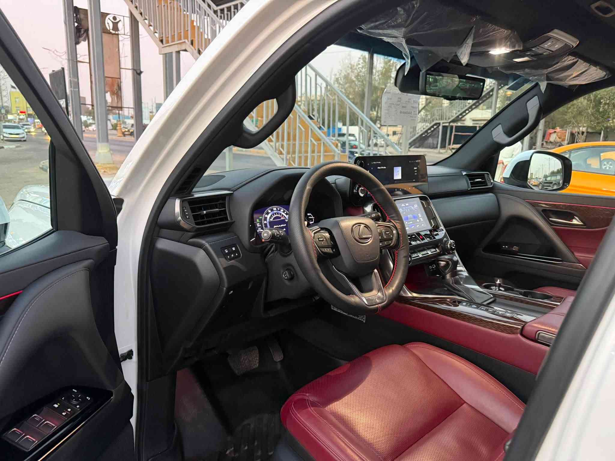 🚘 لكزس LX 2024 بلاتينيوم – Elite

🔹 الموديل: 2024
🔹 اللون: أبيض
🔹 الفئة: بلاتينيوم – Elite
🔹 العداد: 27,000 كم
🔹 الرقم: بغداد دولي
🔹 الحالة: نظيفة جداً
🔹 مكفولة كفالة عامة
🔹 فول مواصفات / أعلى فئة

✨ مواصفات وتجهيزات فخمة:
• جلد فاخر
• كراسي كهربائية مع ذاكرة
• تدفئة وتبريد المقاعد
• كراسي خلفية كهربائية
• فتحة سقف
• باب خلفي كهربائي
• بصمة وتشغيل ذكي
• كاميرا 360°
• حساسات أمامية وخلفية
• رادار أمامي
• مراقبة النقطة العمياء
• شاشة ونظام ملاحة
• Head-Up Display
• مقود كهربائي مع تدفئة
• تشغيل عن بُعد
• نظام تعليق هوائي
• إضاءة LED
• 12 وسادة هوائية
• مواصفات خليجية
• السيارة بحالة ممتازة
• ⁠المكان السماوه المركز المدينه 
• ⁠علما بيع مستعجل مستعجل 
• ⁠للاستفسار ***********
