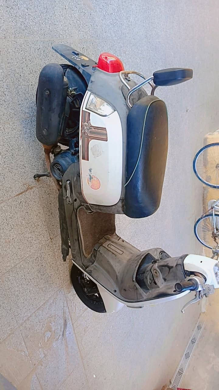 دراجه بوليس كابريته
سعرها 800 وبيها مجال

مكاني بصره ابي الخصيب 

الدراجه مكفولة 
***********
