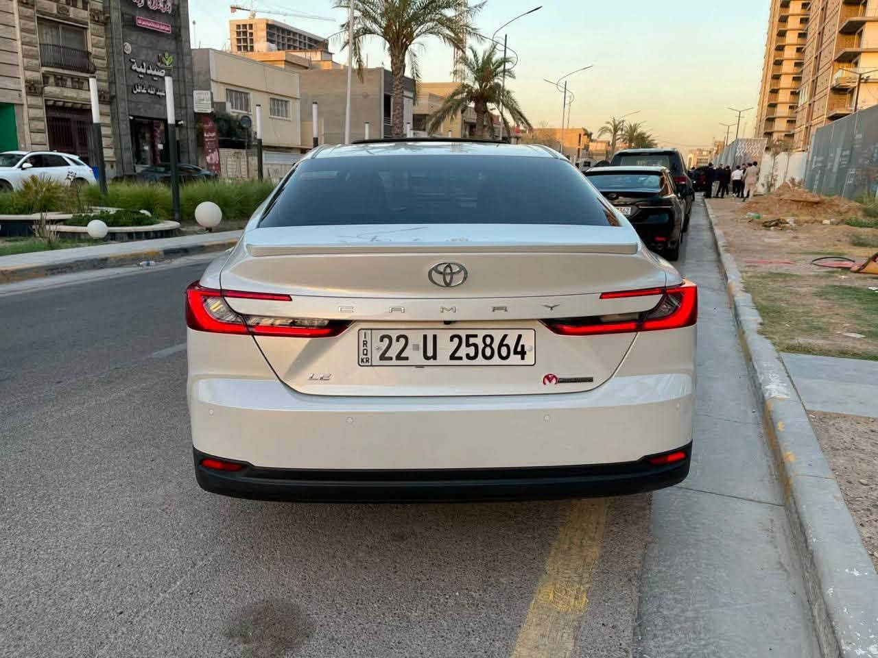 السلام عليكم 
للبيع تويوتا كامري 2026 رقم أربيل تحويل مباشر 

ماشيه km2357
__________
للناس اللي تدور الفخامة، الهدوء، والقوة...
- أهم المميزات:
تصميم جديد هجومي مع واجهة حادة
محرك 2.5L ا بانزين فقط
قتصادي واعتمادية تويوتا المعروفة 
مقصورة راقية مع شاشة وسطية
أمان عالي: مثبت ذكي - كاميرا خلفية -
مع 8 حساسات امامي - خلفي 
ثبات بالخط السريع بشكل يخليك مرتاح بأي مشوار
بصمه فتحه سقف 
مقعد كهرباء 
________________
تضليل رسمي من مديرية مرور أربيل 
80%

واگيد ضمان ساز مع 8 تبديل زيت مجاني 

السعر 302$ ورقه مجال بسيط 
لتواصل ولمزيد من المعلومات انتصل 
***********☎️
العنوان بغداد
