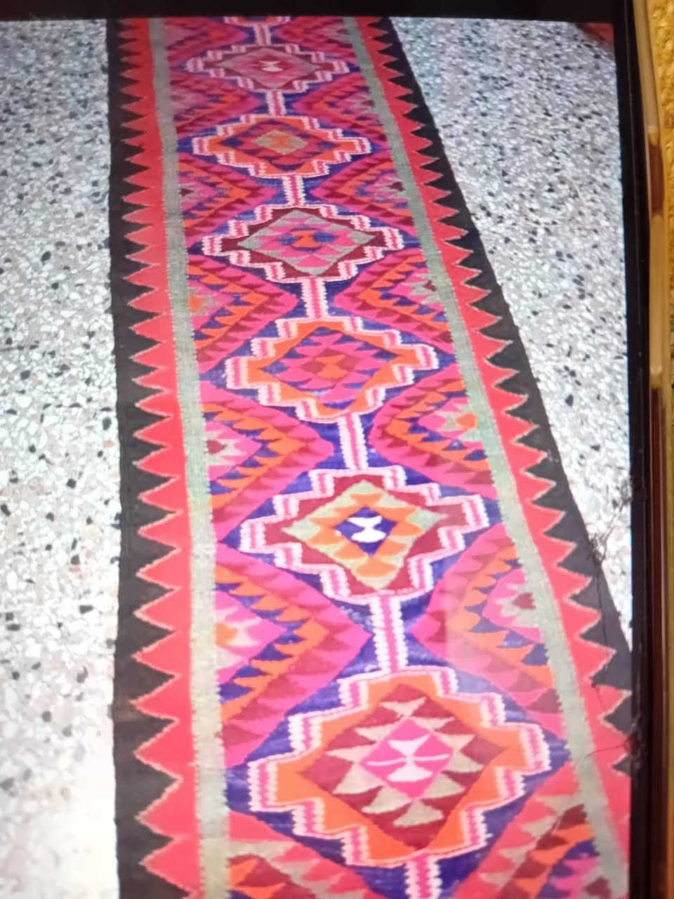 كاونتر جديد 3مترات نضافته 80%نضيف كلش هوه والملحق مالته ب 300وبيه مجال للشراي 
اما هذني المدات رمضانيات نضيفات 100%ما مستخدمات طولهن 3مترات السعر مالتهم 100وبيهن مجال
للاستفسار الاتصال على الرقم((***********))مكاني بغداد الحسينيه راشديه
