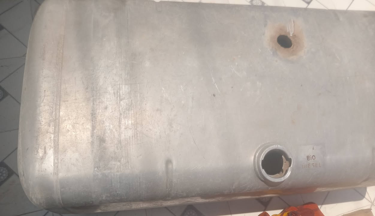 السلام عليكم تانكي كاز اكتروز واحد 650L والثاني 400L الموقع البصره 

للتواصل ***********

