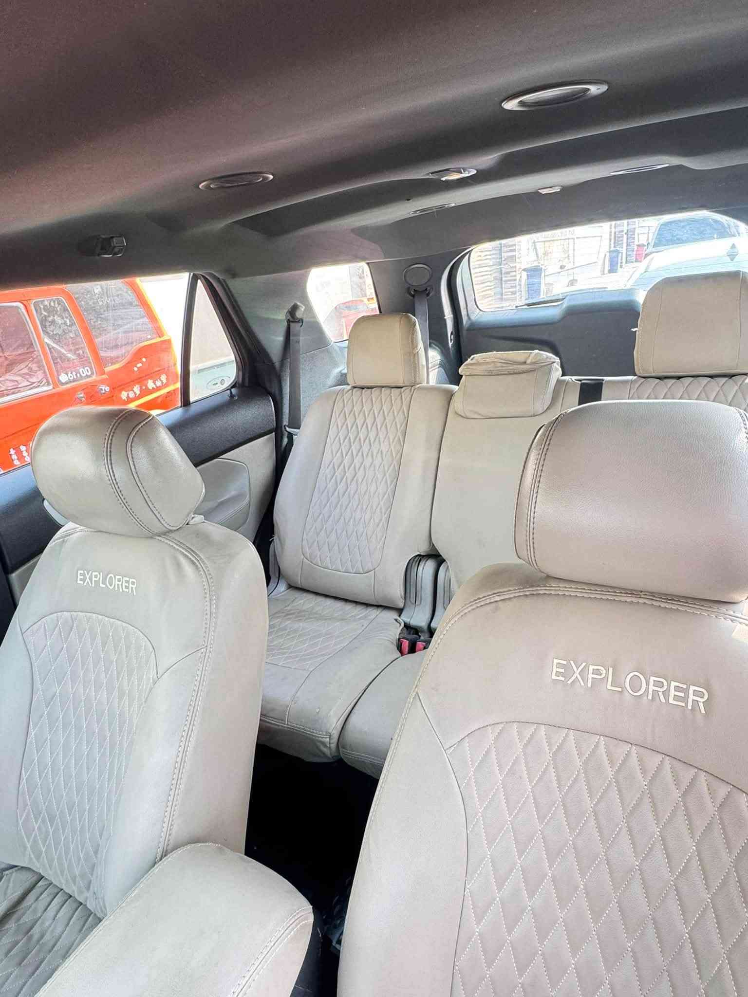فورد اكسبلور 2013 وارد امريكي 
محرك 6 سلندر حجم 3500 
رقم بغداد مشروع وطني
*بصمة+تشغيل عن بعد 
*7 راكب 3 قطع تبريد
 *كشنات جلد
*كشنات تدفئه
*شاشه كبيره +كامره
*شاشة اعطال 
*تحكمات ستيرن
*ماشيه 134 الف
*الحادث>>> تعديل بارد في الصندوق+ كلير باب ايمن خلفي
مكاني البصره مدينه الامل *********** السعر125
