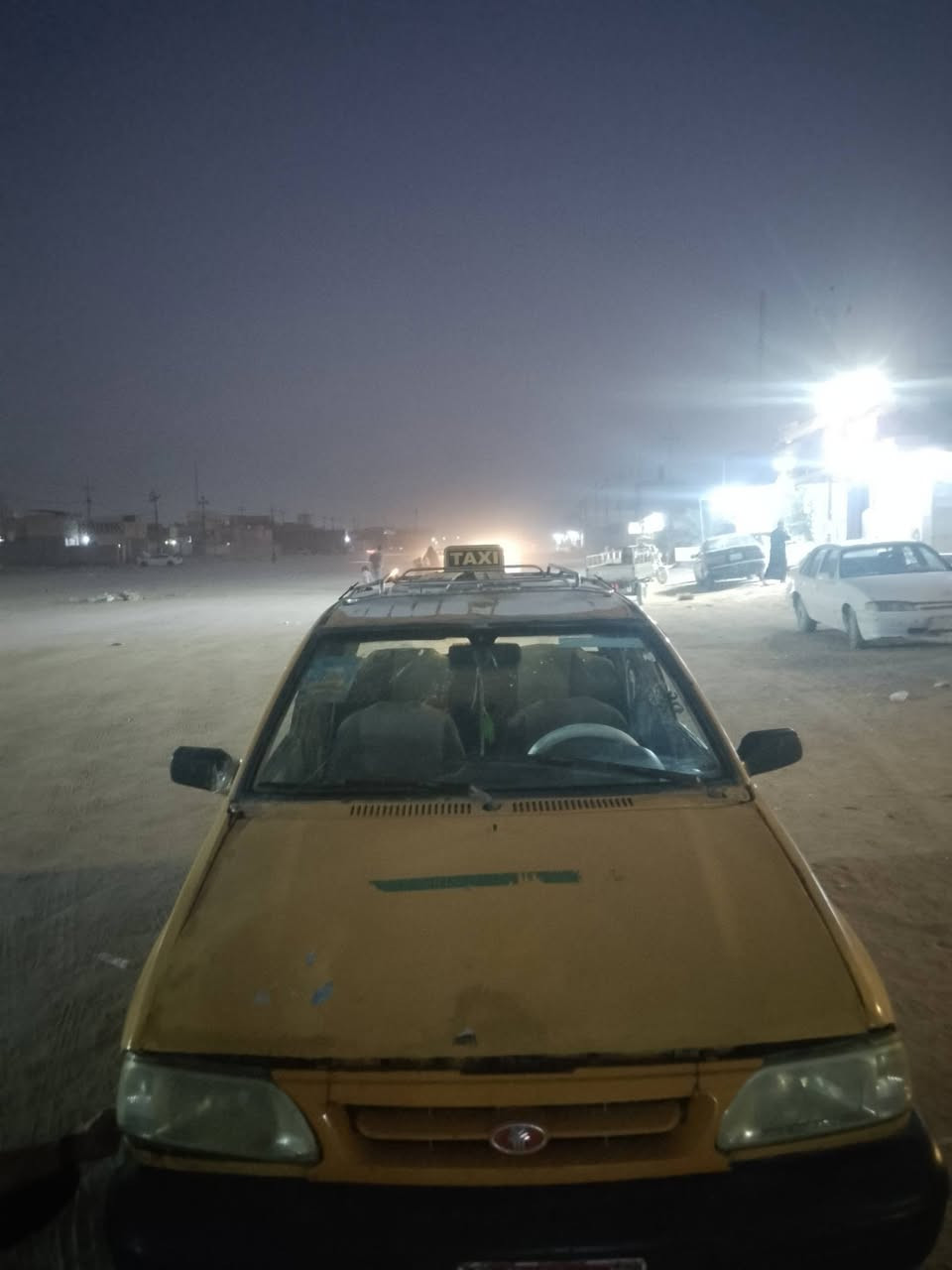 السلام عليكم عندي سايب 2012 سياره شغاله سياره خير من الله حاليا نشتغل بها تكسي رقم احمر صدامي سنويه ل 23 كهربائيات كلها شغاله مسجل اربع سماعات  رقم نجف مكان نجف حي النداء  اترايك وين ما كان  ماكينه خير من الله سعر 10 ورقات بيها مجال حق الجيه هذا رقمي بواتساب ***********
